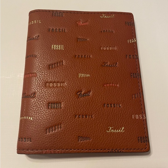 Fossil Accessories Nwt Fossil Passport Cover Rfid Poshmark